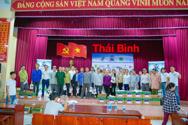 vietphuong-viet-phuong-foundation-chung-tay-day-lui-dich-asf-tang-mien-phi-3-500-lit-thuoc-sat-trung-cho-nguoi-chan-nuoi-4